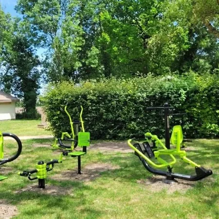 Accueillant Animaux - 3 Pers. - Api-1-52-2252 Camping *