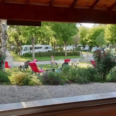 Camping Accueillant Animaux - 3 Pers. - Api-1-52-2252
