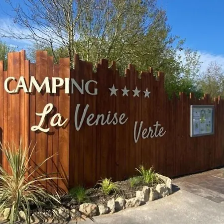 Camping Accueillant Animaux - 3 Pers. - Api-1-52-2252